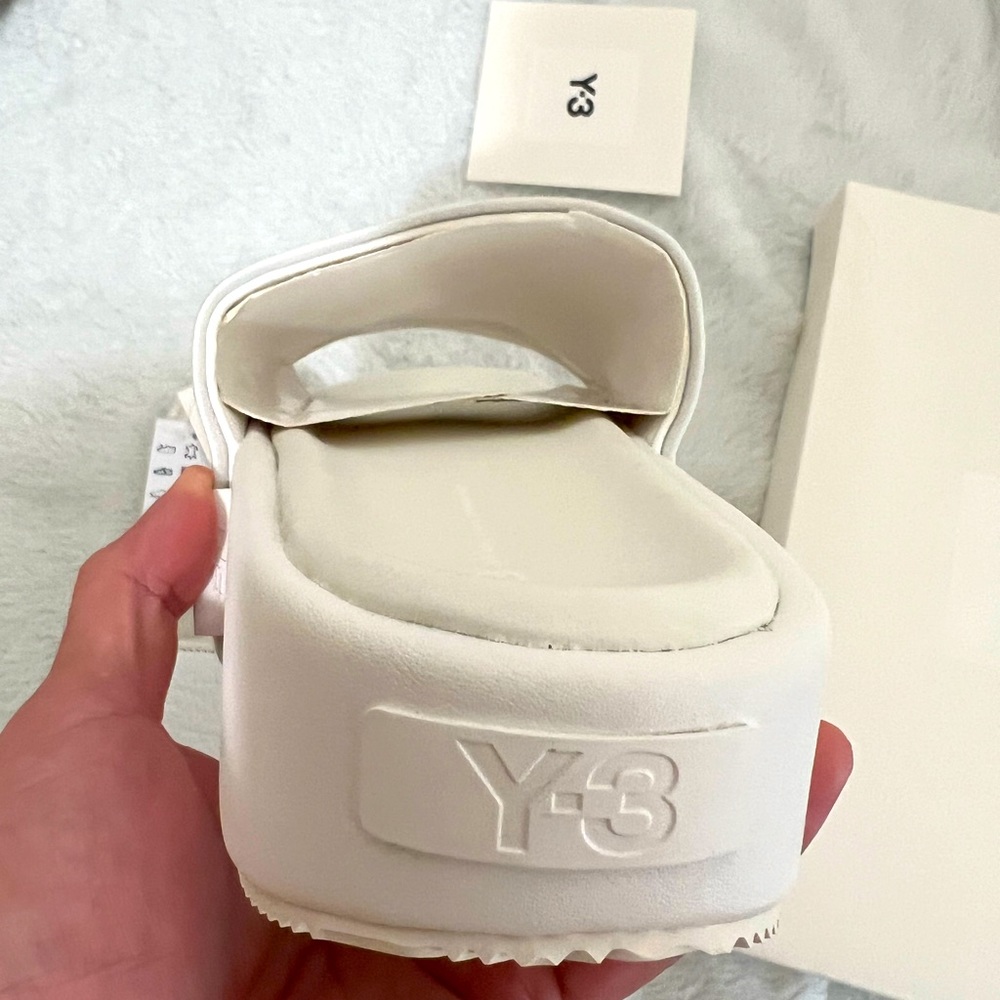 Y-3 slide